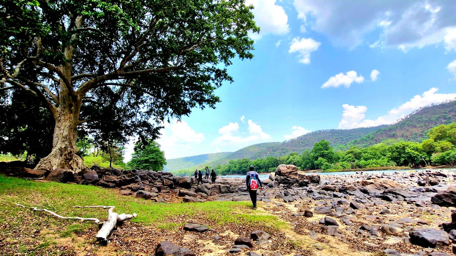 Gallery image 2 for Kaveri River Bank Trek โ Biligundlu