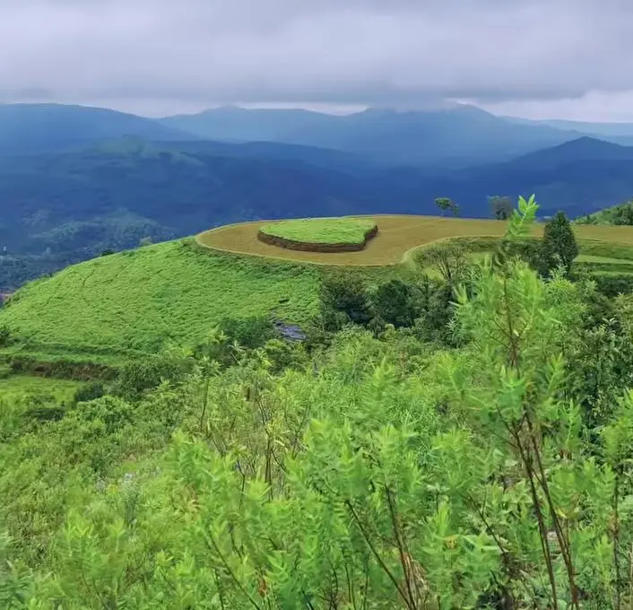 Bamikonda Trek & Sightseeing - Image 1