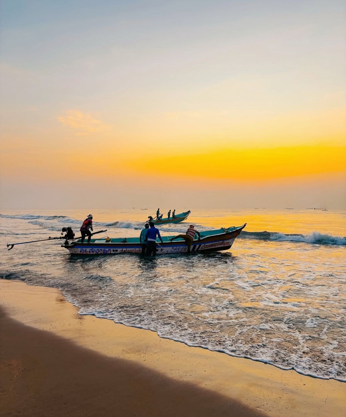 Pondicherry Weekend Trip from Bangalore — French Quarter, Beaches & Auroville